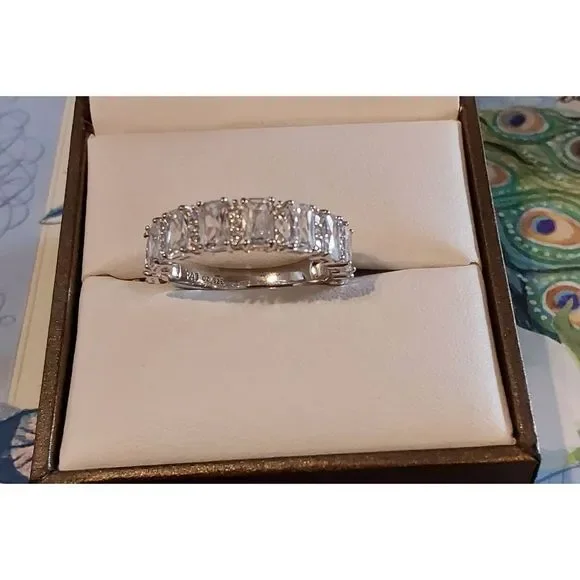 Gorgeous New DIAMONIQUE 5 Ct. Emerald & Round Cut Bridal/Wedding Band Ring #8 - Picture 3 of 5